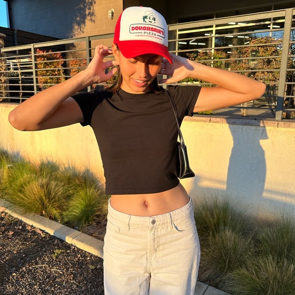 Meet your Posher, Charlize - Picture 1 of 3